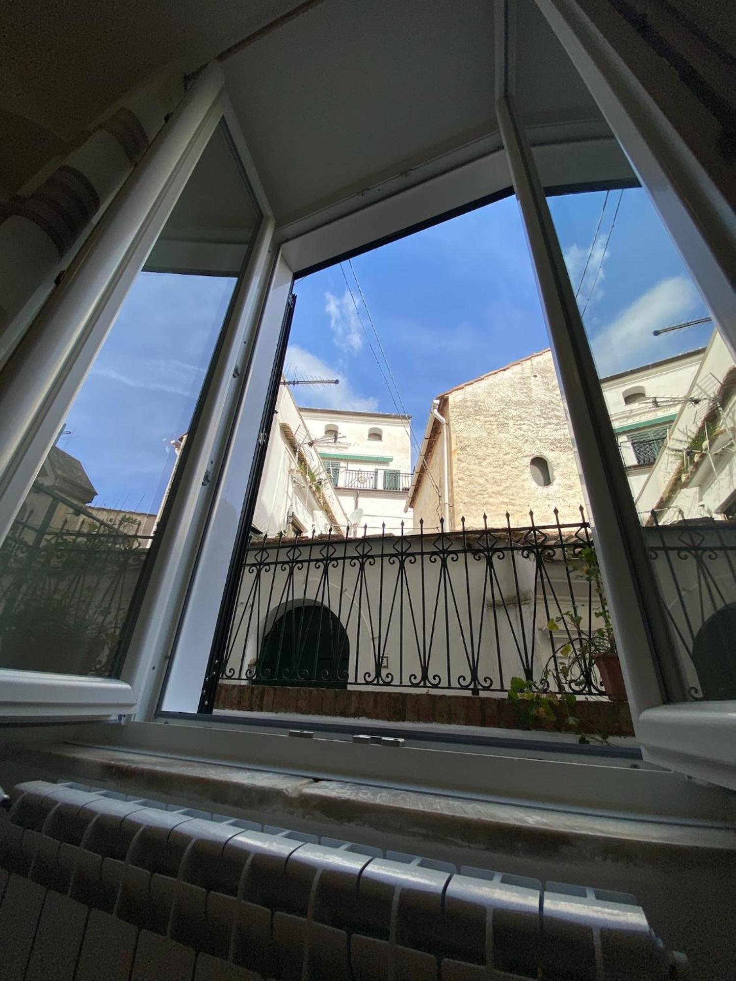 Casa Vacanza: The Wind Rose Vietri sul Mare Exterior photo